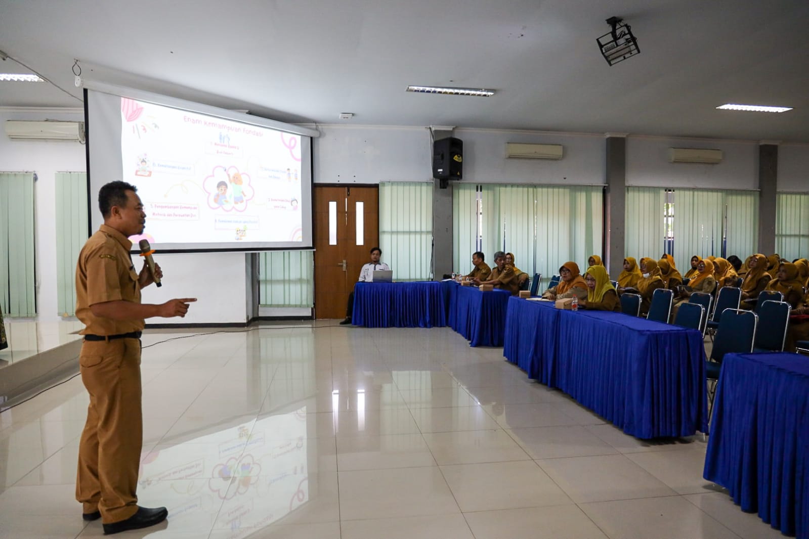 200 Kepala Sekolah Negeri/Swasta di Kota Kediri Ikuti Pembekalan Program Transisi Siswa Paud-SD