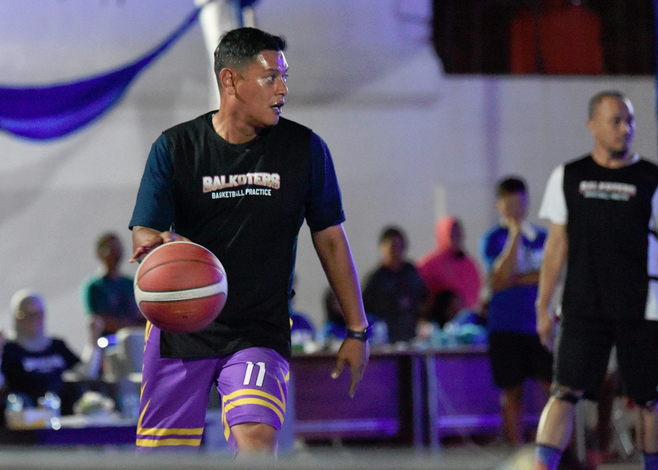 SMKN 1 Kediri Tumbangkan SMAN 1 Kedungwaru Tulungagung Pada Wali Kota Cup Udinus Basketball Tournament 3×3 2023